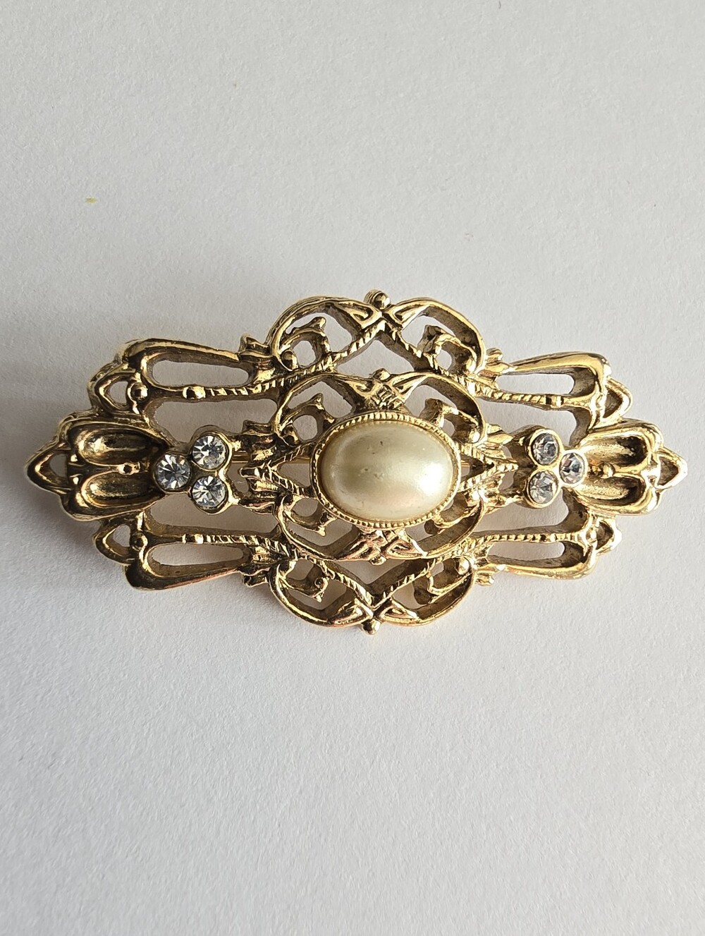 Vintage Victorian style brooch faux pearls gold tone pin white